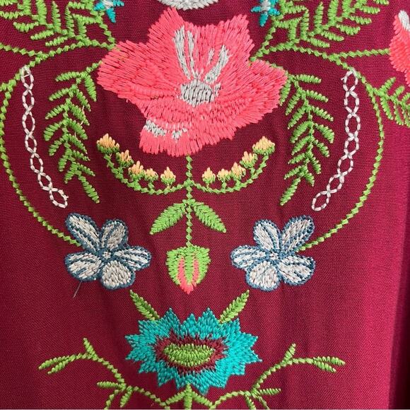 The Impeccable Pig Red Floral Embroidered V-Neck Shift Dress Size Medium - Picture 9 of 13